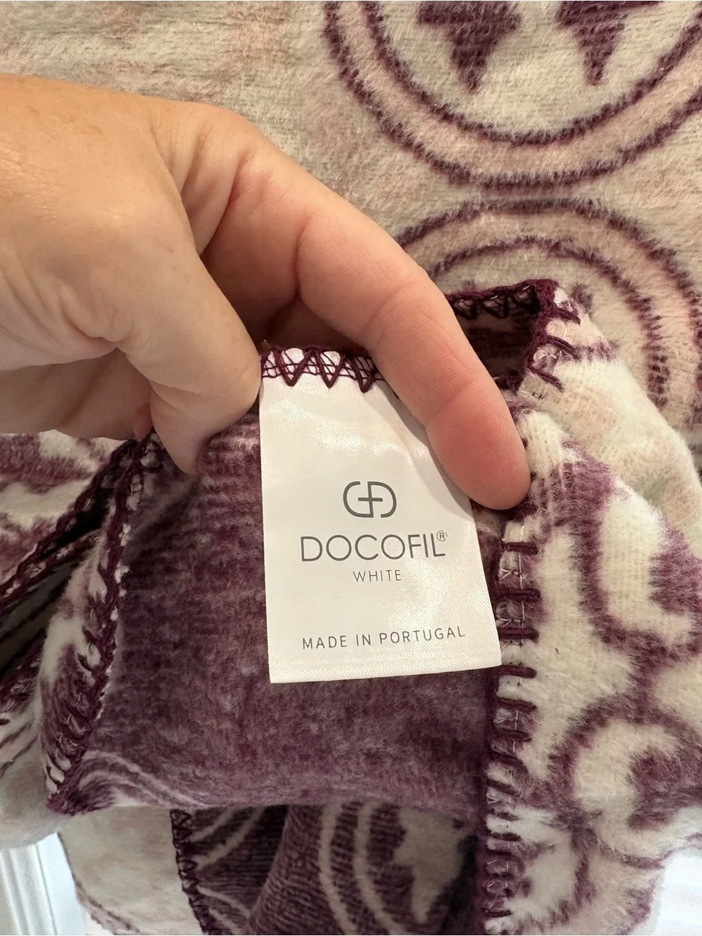 NEW Docofil Reversible Pink and Cream Soft Blanket- medallion floral pattern